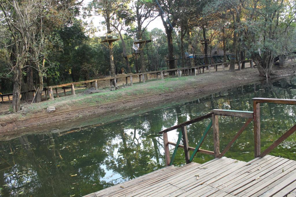 Shangri La Jungle Village Molem Exterior photo